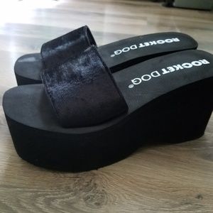 ROCKETDOG BLACK VELVET PLATFORM SANDALS SLIPPER 10